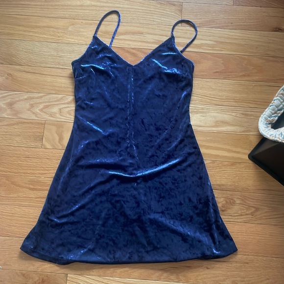 Dresses & Skirts - Velvet blue purple dress